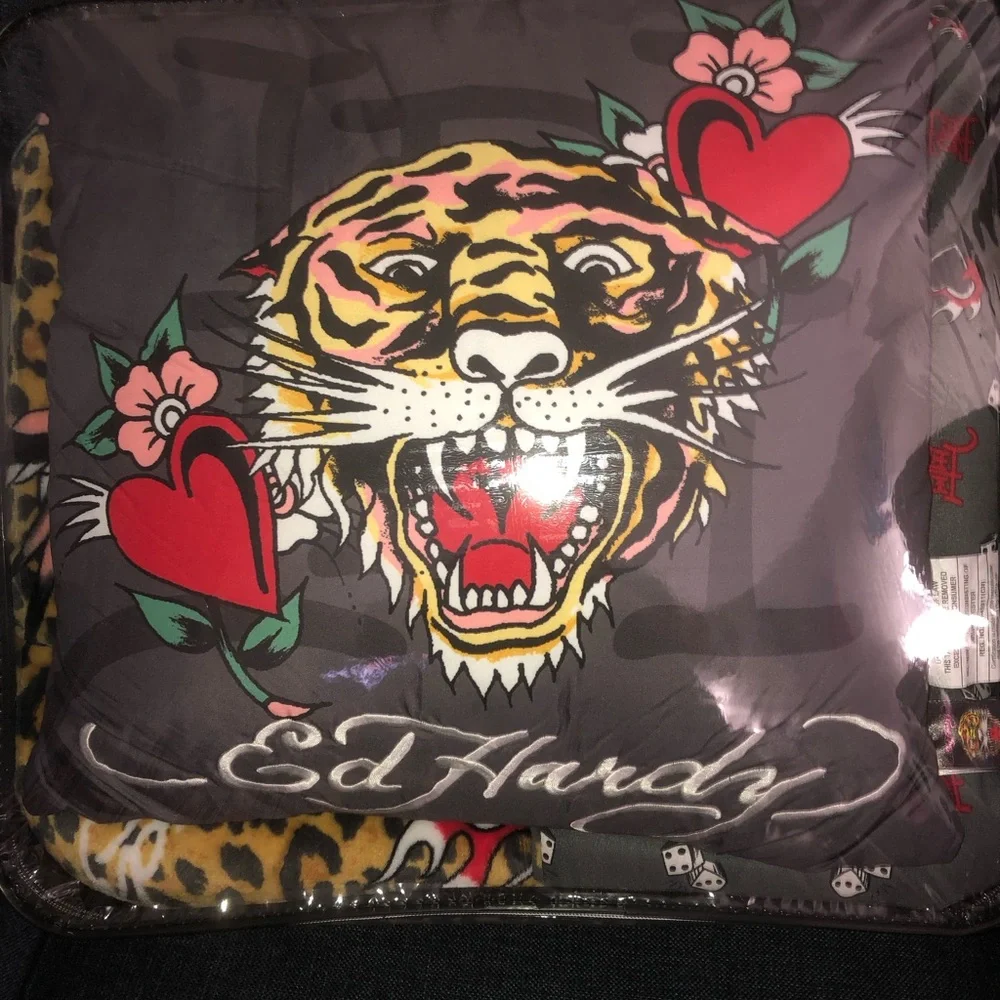 🖤 Ed Hardy 4 piece Reversible Leopard  Comforter  Full / Queen